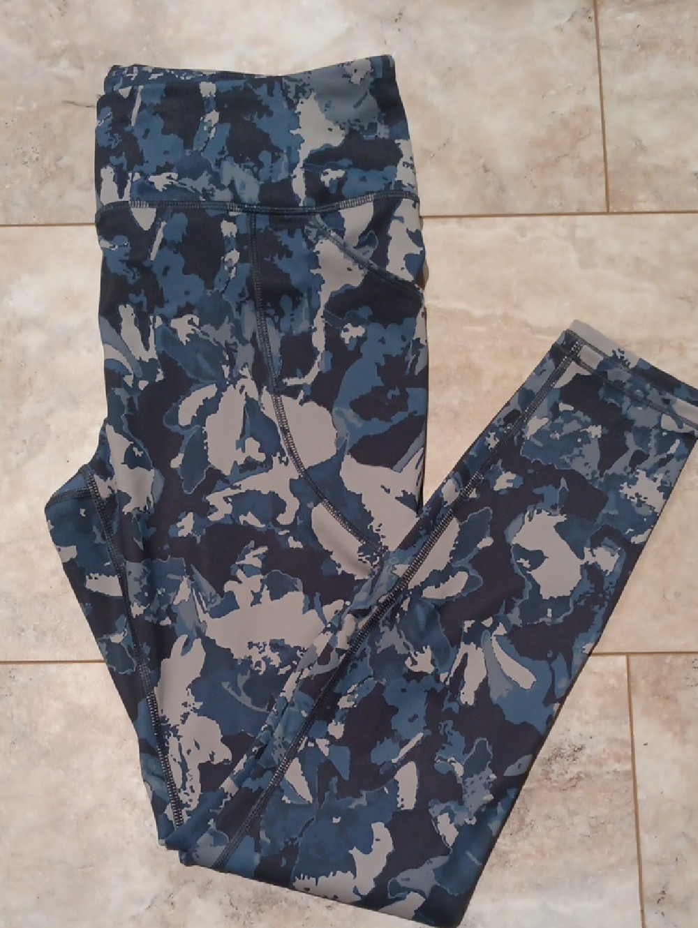 Duluth Trading Co Blue and Gray Camo Leggings
